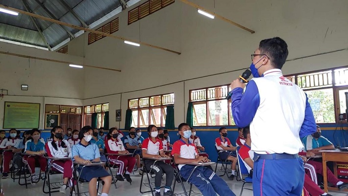 Astra Motor Bali Ajak Puluhan Pelajar SMKN 1 Amplapura Edukasi Safety Riding