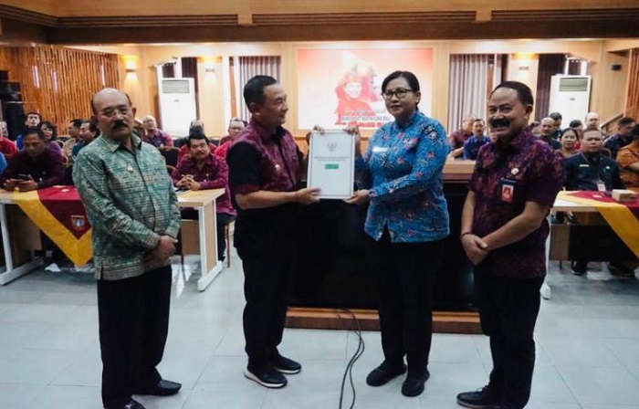 Raih Anugerah Ombudsman, Bupati Karangasem Ajak Jajarannya Terus Kembangkan Inovasi Tingkatkan Kualitas Pelayanan Publik