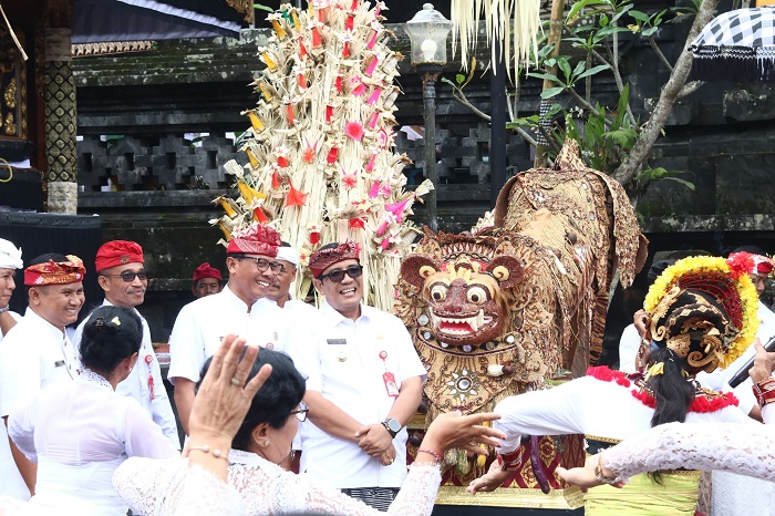 Ngenteg Linggih Pura Basukian Puseh Jagat Besakih, Bupati Tabanan: Shrada Bhakti kepada Leluhur