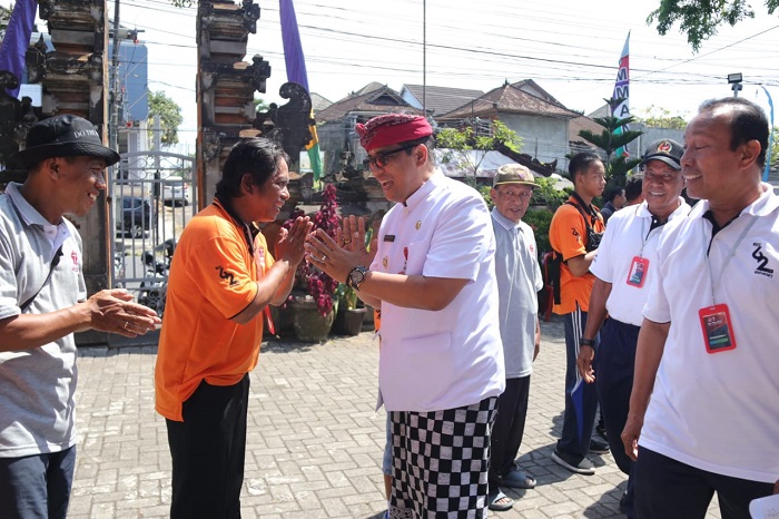 Bupati Sanjaya Berbagi Kasih di Gereja Immanuel Wujudkan Harmonisasi di Tabanan