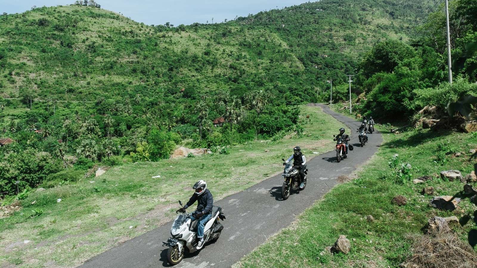 Catat Bikers, Tips Cari Aman saat Touring Berkendara Berkelompok