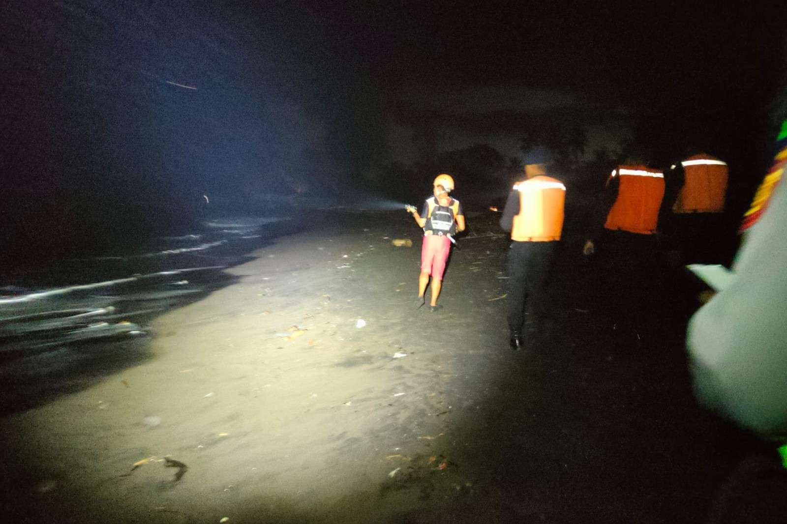 Wisatawan Rusia Hilang Digulung Ombak saat Berenang di Pantai Saba Gianyar