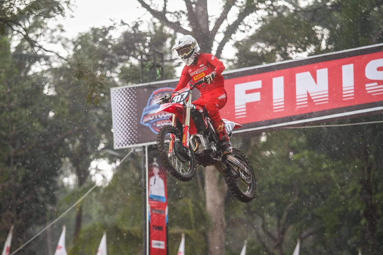 Kejurnas Motocross 2023, Crosser Astra Honda Nuzul Ramzidan Raih Podium Tertinggi