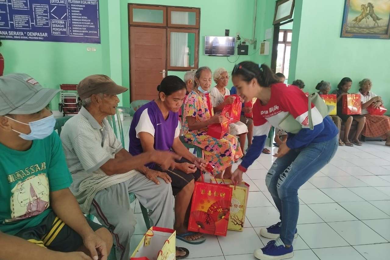 Sambut Imlek, Komunitas Honda Big Bike Bali Berbagi Kebahagiaan di Panti Jompo