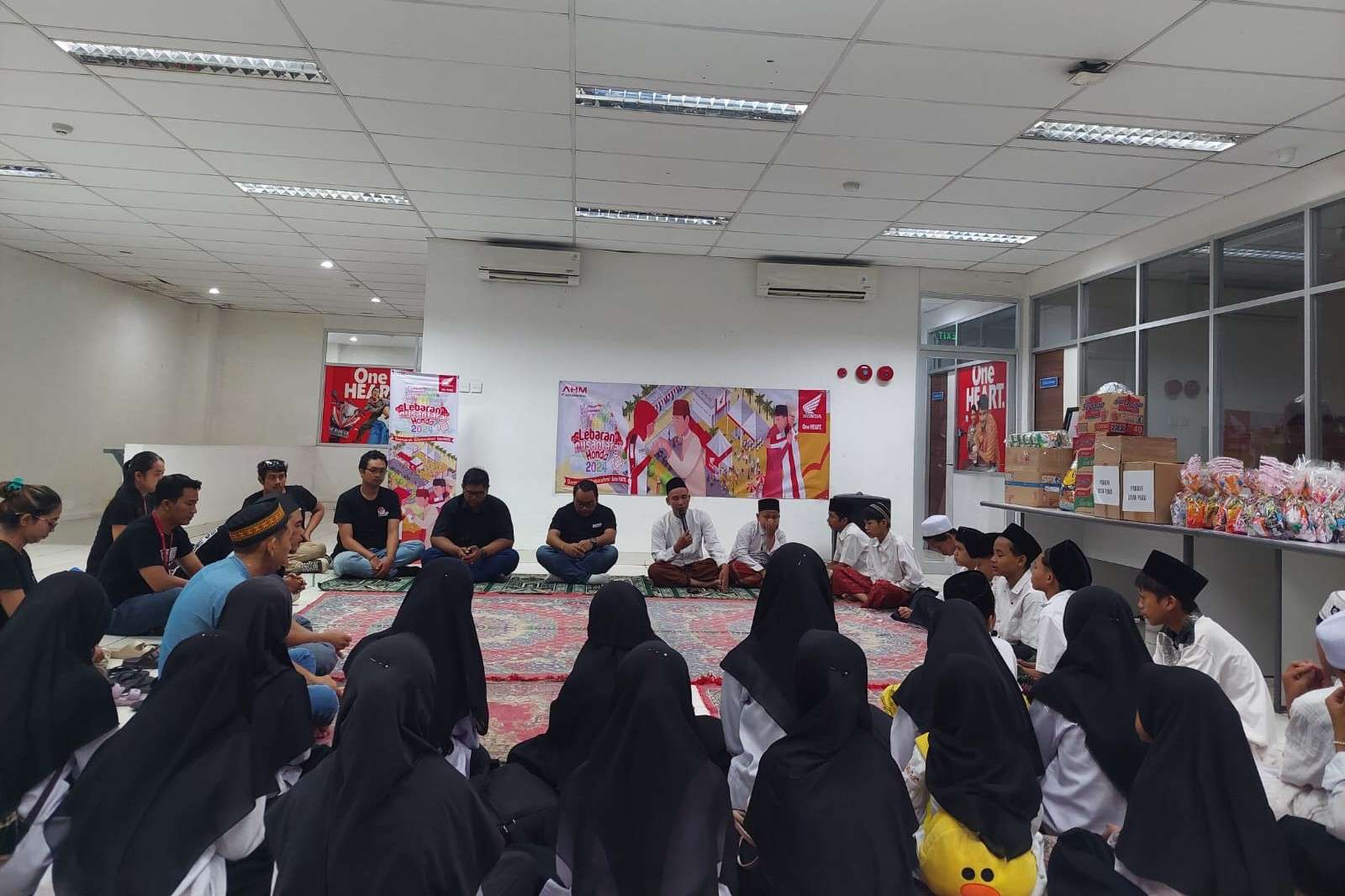 Berbagi Ramadan Bersama Anak Panti Asuhan, Astra Motor Gianyar Salurkan Paket Sembako