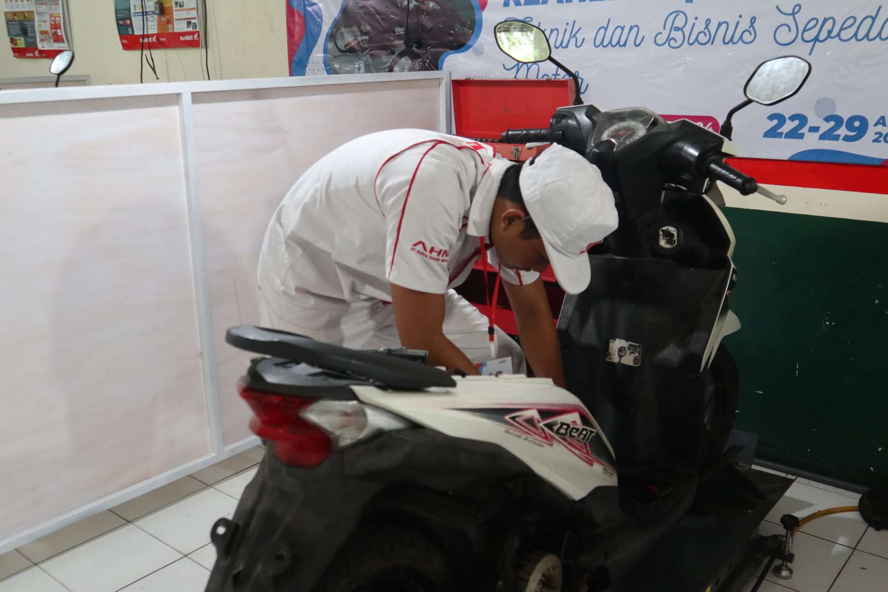 Jadi Penguji Eksternal UKK, Astra Motor Bali Tingkatkan Kualitas Pendidikan Vokasi dan Persiapkan Siswa di Dunia Kerja