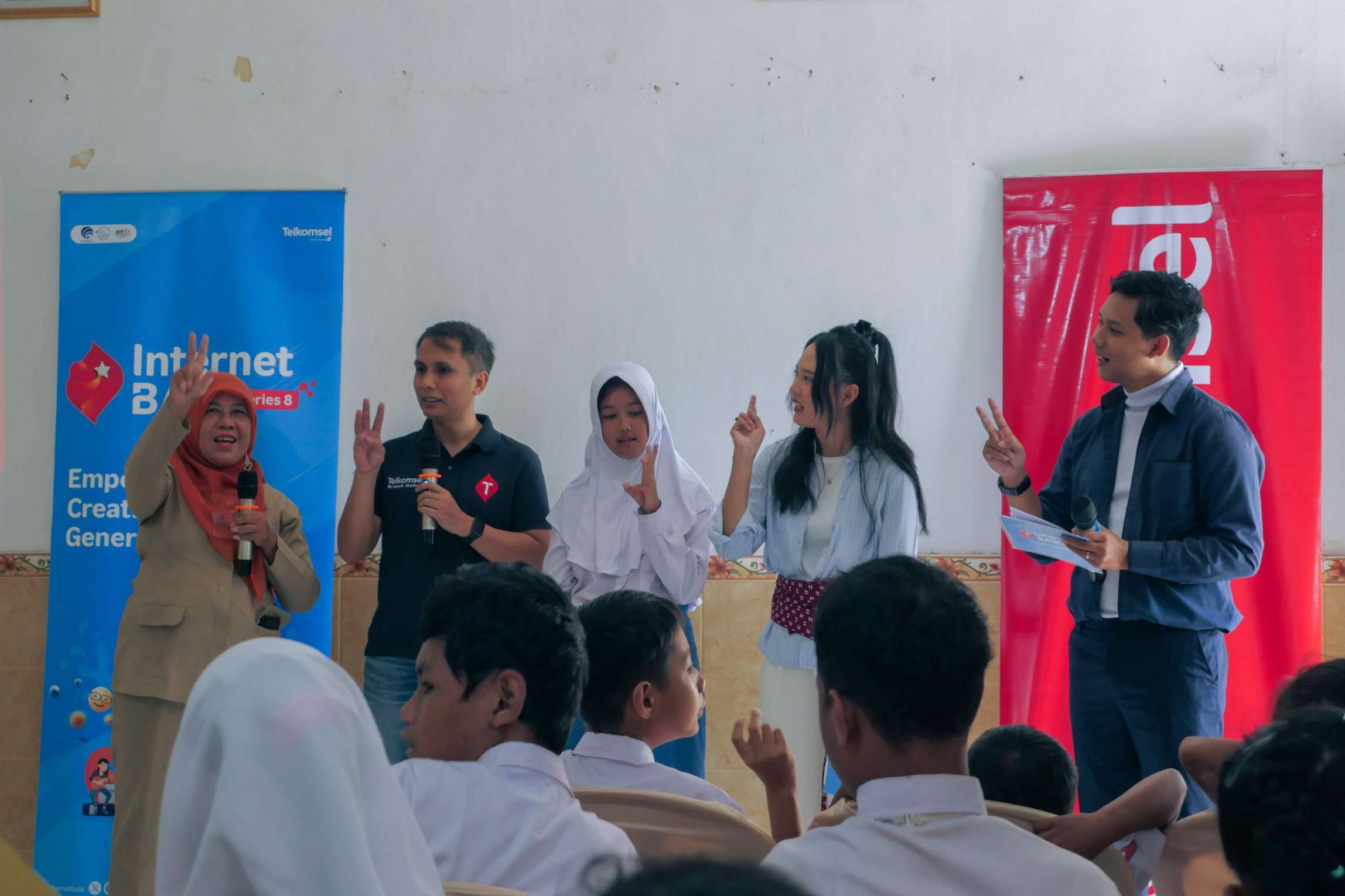 Internet BAIK Series 8,Telkomsel Tingkatkan Literasi Digital ke Lebih dari 1.000 Pelajar dan Guru