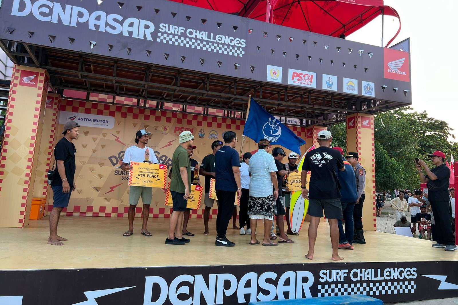Denpasar Surf Challenge 2024, Astra Motor Bali Salurkan Bakat Tingkatkan Kompetensi Peselancar