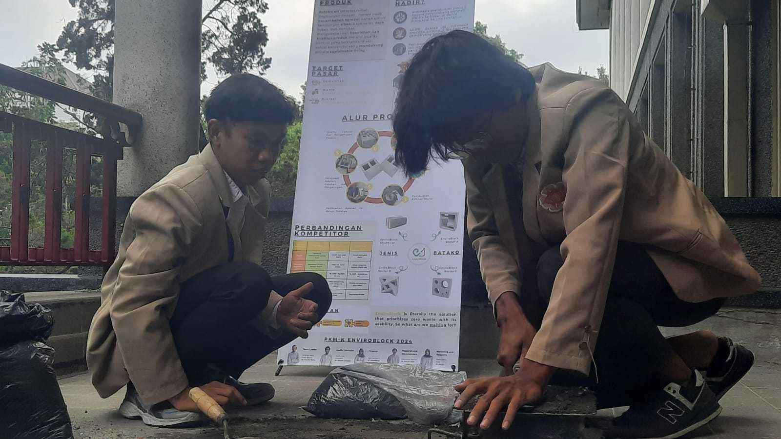 Inovasi Mahasiswa UGM, Sulap Limbah Hasilkan Batako Anti Gempa