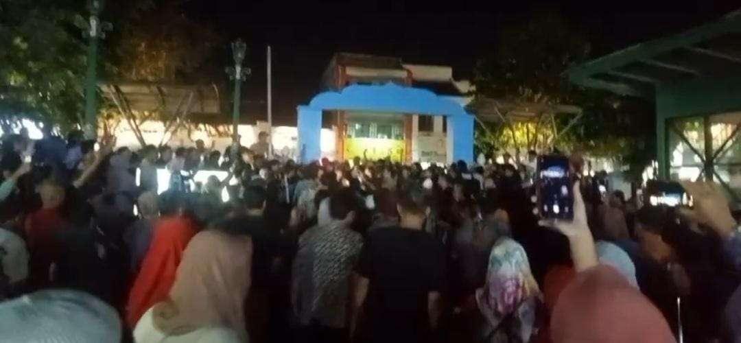 Ricuh Malioboro, PKL dan Patugas Bersitegang soal Larangan Berjualan di Trotoar