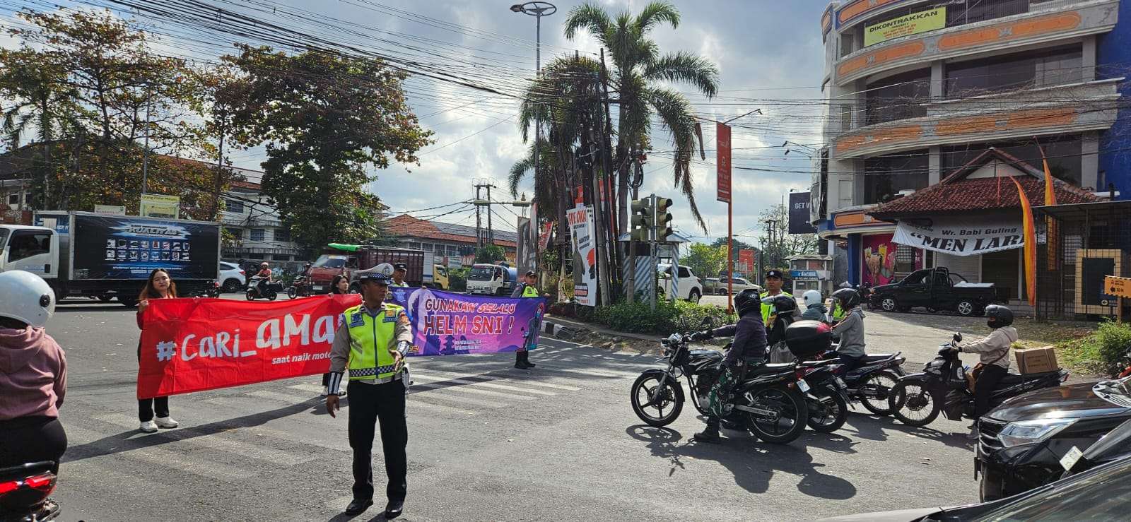 Operasi Patuh Agung 2024, Astra Motor Bali Bersama Polda Bagi-bagi Helm Gratis