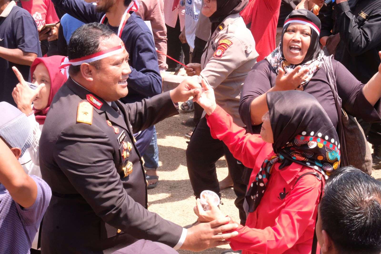 Keseruan Warga Sleman Semarakkan HUT RI Ke-79 di Lapangan Balecatur