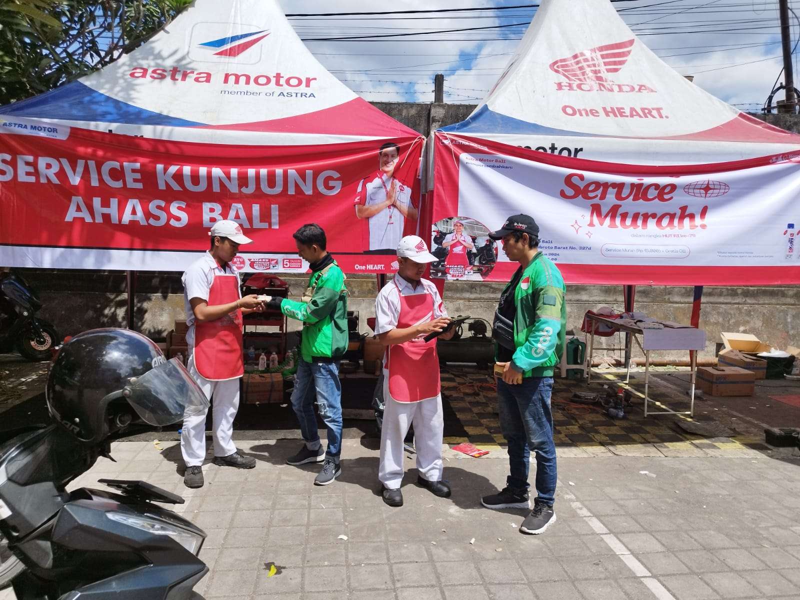 Servis Hemat Astra Motor Bali untuk 100 Mitra Grab, Rayakan  HUT RI ke-79