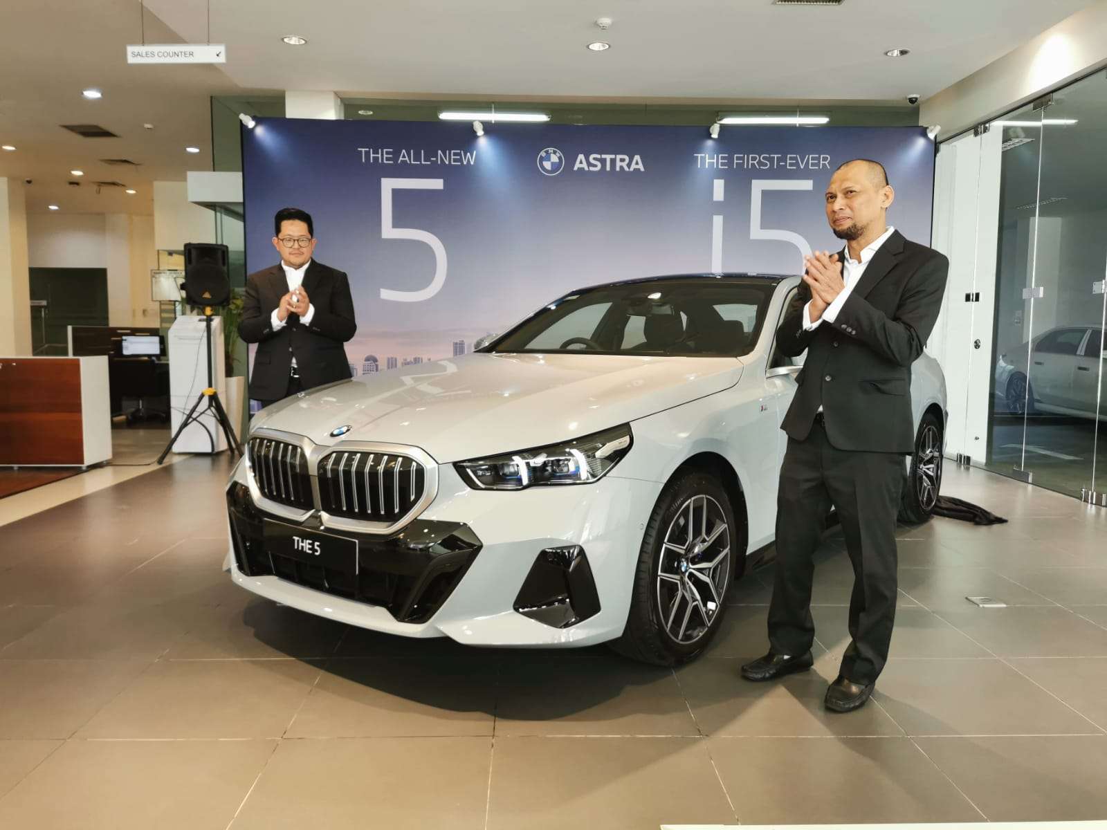 All-New 5 dan First-Ever BMW i5 Mulai Diperkenalkan di Bali, Optimis Direspon Positif Pasar