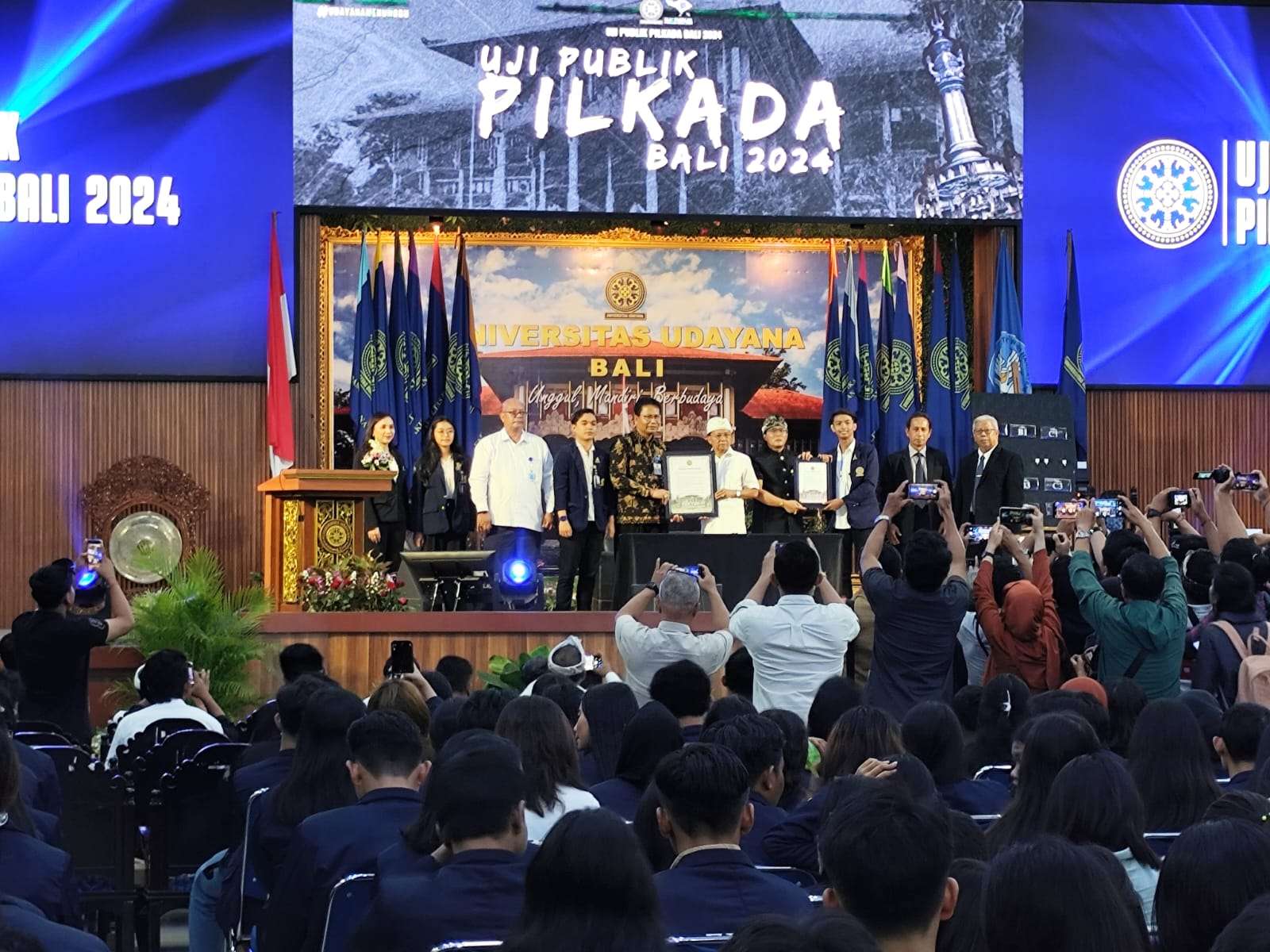 Temui Mahasiswa Unud saat Uji Publik Pilkada Bali 2024, Koster-Giri Tegaskan Komitmen Ini