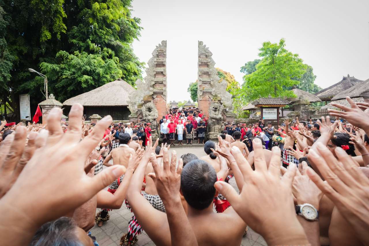 Sudah Terbukti Teruji Melayani Krama Bali, Koster-Giri Yakin Raih Suara 75 Persen di Gianyar