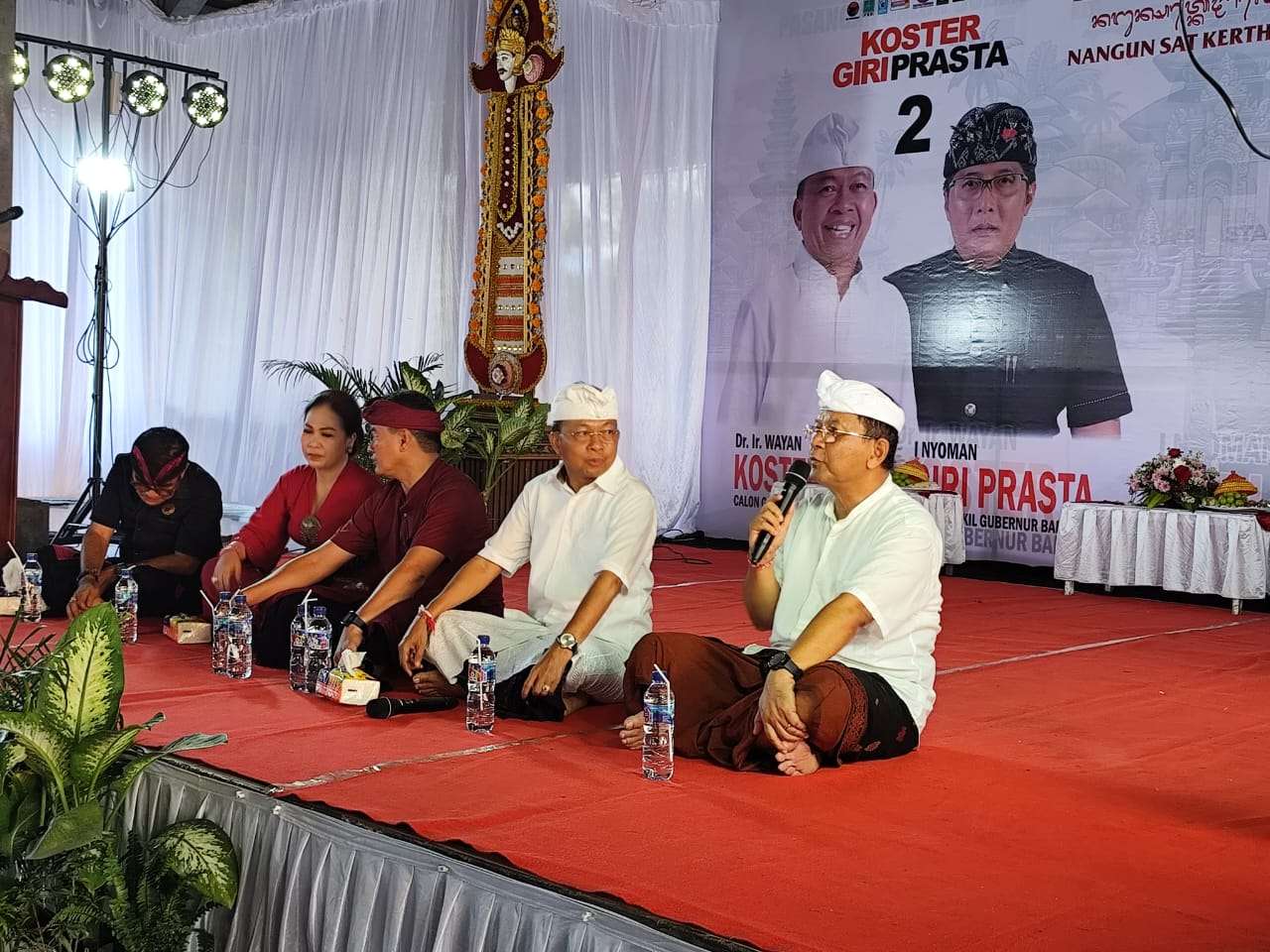 Momen Haru Ketut Wicana saat Kenang Perjuangan Wayan Koster dalam Memperkuat Desa Adat