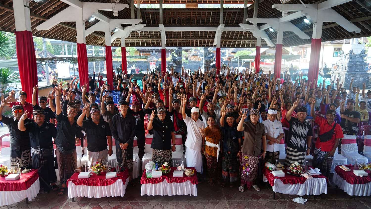 Koster-Giri Tegaskan Komitmen Dukung Insfrastruktur Pendidikan dan Ketersediaan Air Bersih di Besan Klungkung