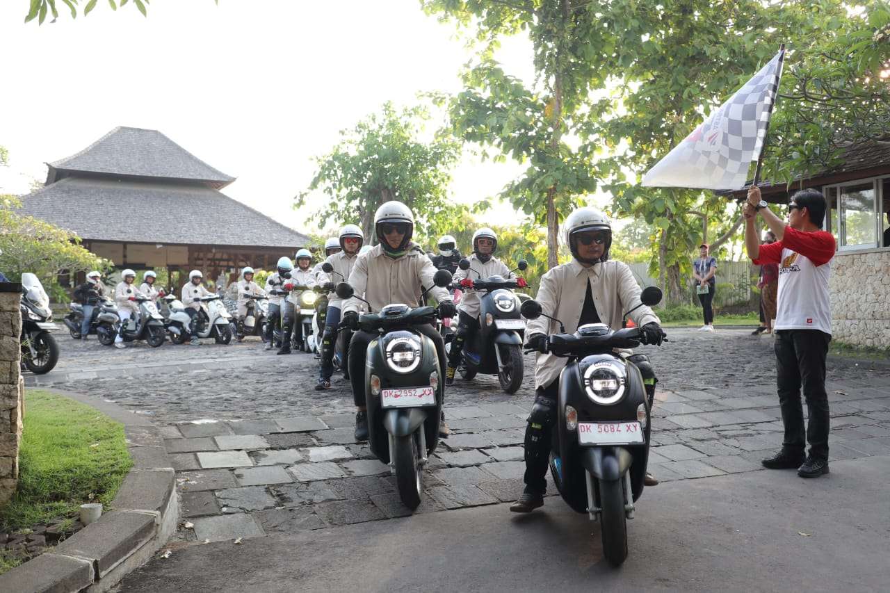 AHM Ajak Pecinta Skutik Fashionable New Experience with New Honda Scoopy Jelajahi Keindahan Pulau Bali