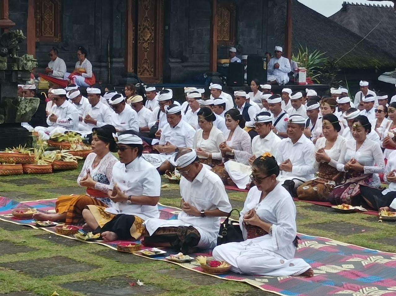 Mejaya-Jaya di Besakih, Koster-Giri Mantapkan Langkah Pimpin Bali