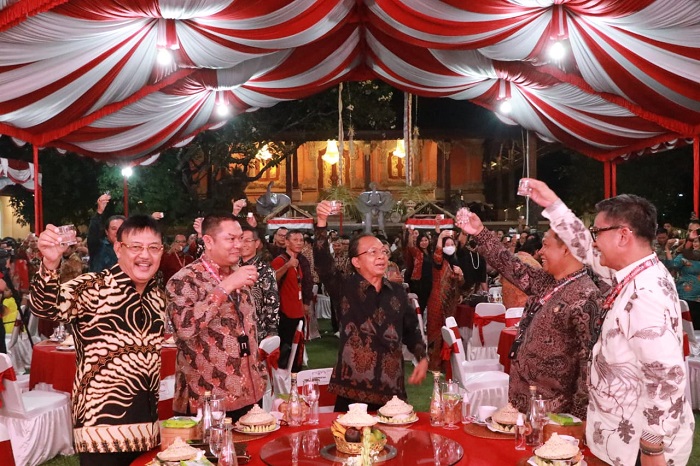 Sambut Peserta Rakernas KAI, Gubernur Koster Kenalkan Arak Tradisional Bali