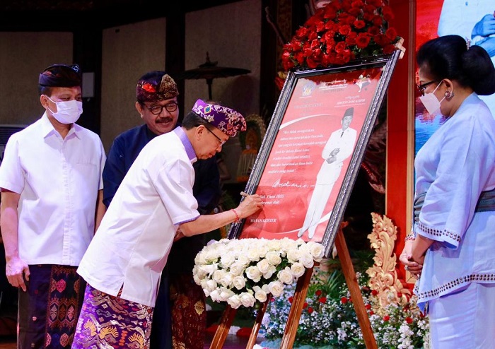 Gubernur Koster Ajak Masyarakat Bali Bersama Pikul Tanggungjawab Ideologi Bung Karno
