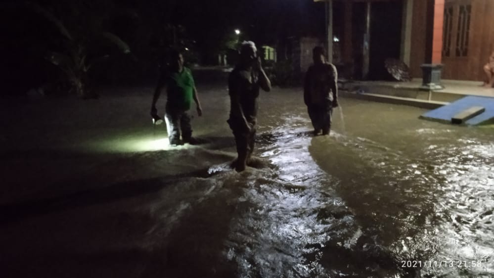 Banjir Bojonegoro Genangi Pemukiman hingga Tempat Ibadah, Enam RT Terisolir