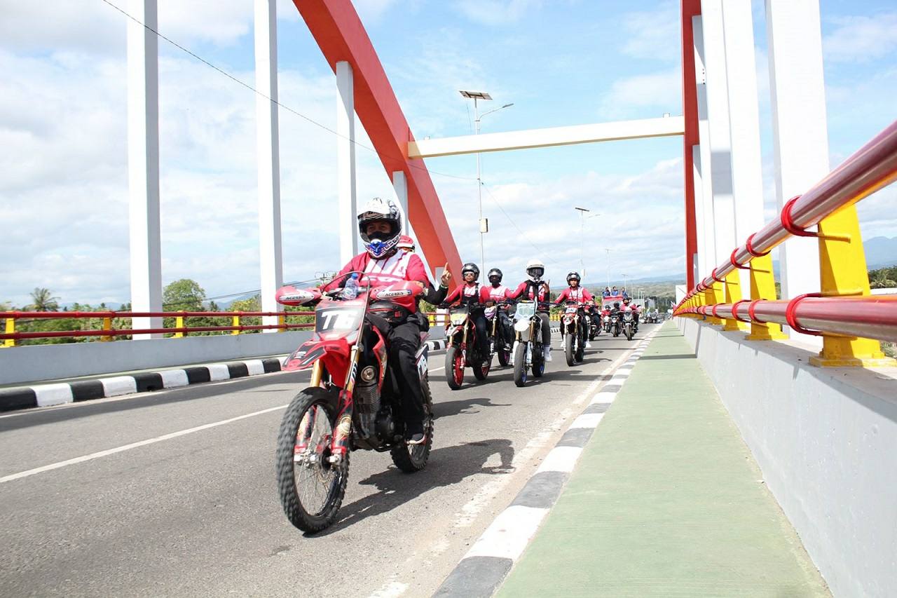 Ratusan Bikers Honda CRF150L Nobar MXGP Samota, Dukung Pebalap Delvintor