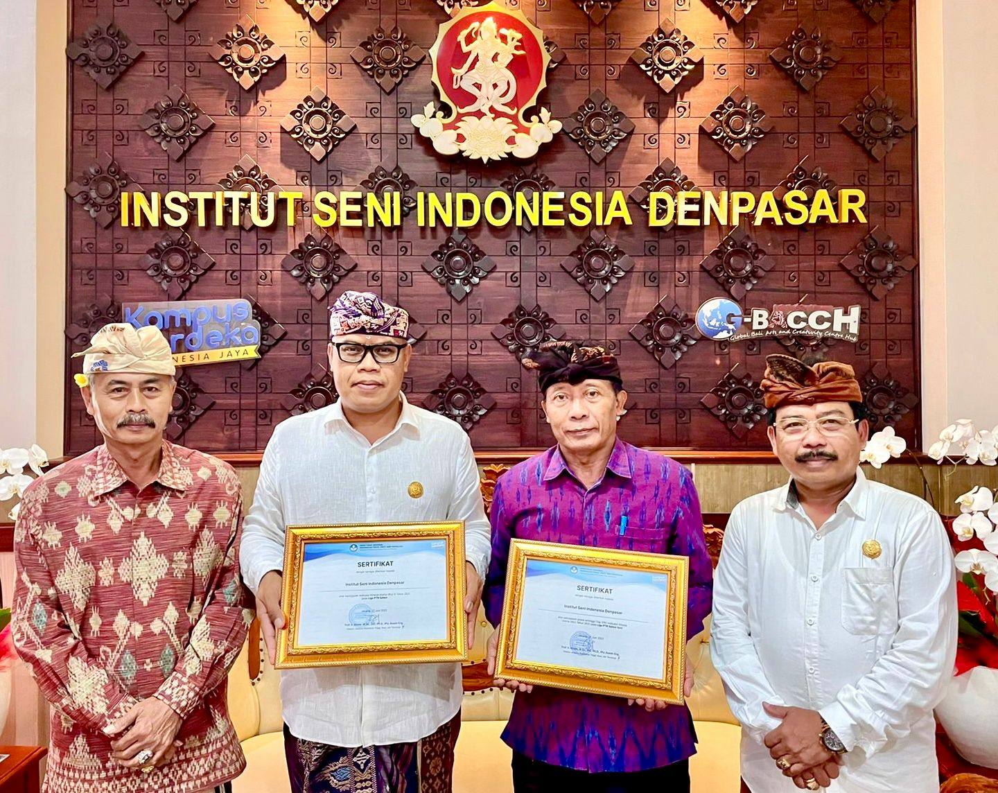 Kemendikbud-Ristek Anugerahi ISI Denpasar Penghargaan Unggul untuk Indikator Kinerja Utama