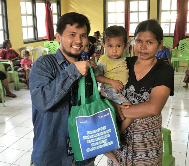 XL Axiata Salurkan Paket Makanan Sehat, Cegah Stunting di NTT