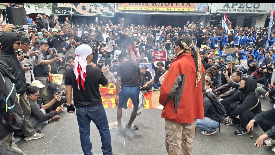 Aksi Jogja Memanggil Tolak Dinasti Jokowi Kembali Menggema di Malioboro