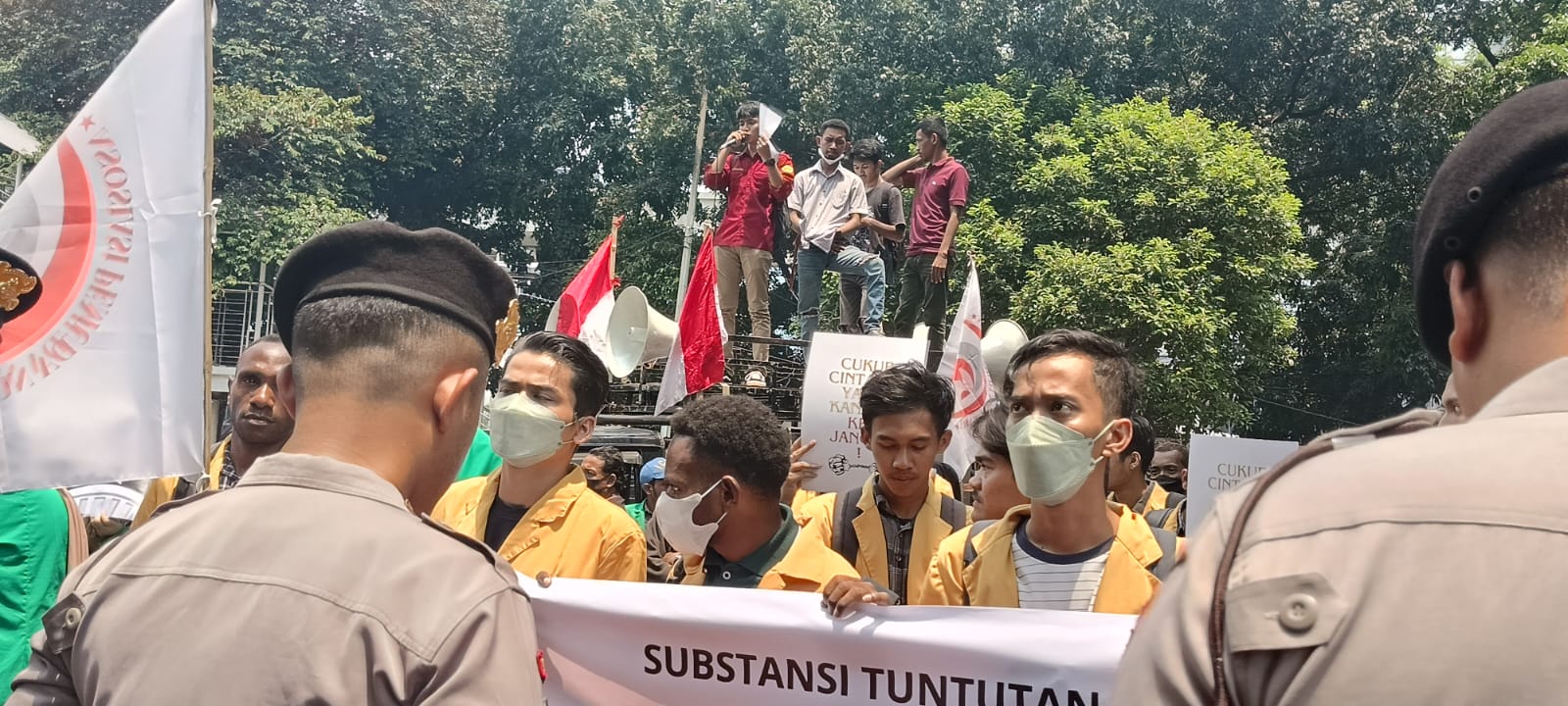 Aliansi Mahasiswa Jakarta Menuntut adanya Reformasi Struktural di Internal Mahkamah Agung