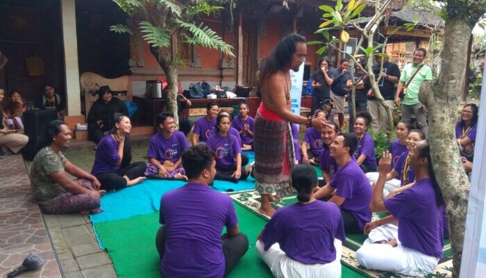 18 Koreografer Muda Indonesia Pentaskan Tari Kecak di Ubud