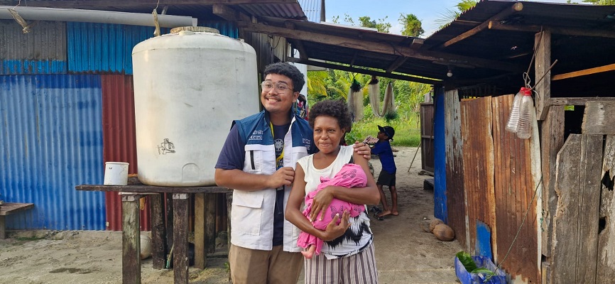 Heroik dan Mengharukan, Mahasiswa KKN UGM Bantu Persalinan Seorang Ibu di Perairan Pulau Liki Papua