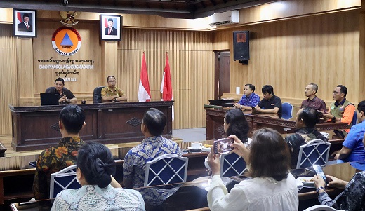 Tingkatkan Mitigasi Kebencanaan, BPBD Bali Serahkan Sertifikat SI-KENCANA DUTA BALI kepada 13 Hotel