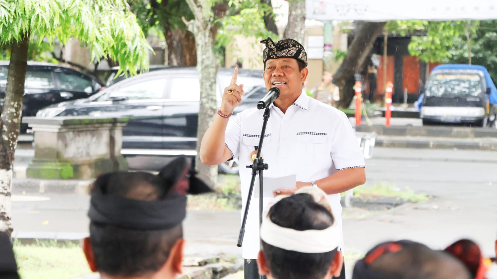 Mahendra Jaya Letakkan Batu Pertama Jogging Track di Monumen Perjuangan Rakyat Bali