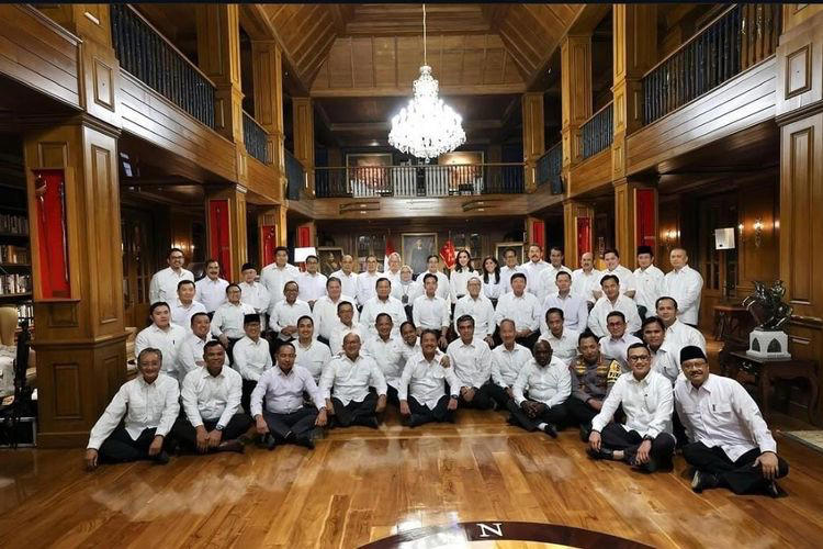 Foto Bareng Prabowo-Gibran Usai Pembekalan, Calon Menteri Bakal Dilantik 21 Oktober 2024