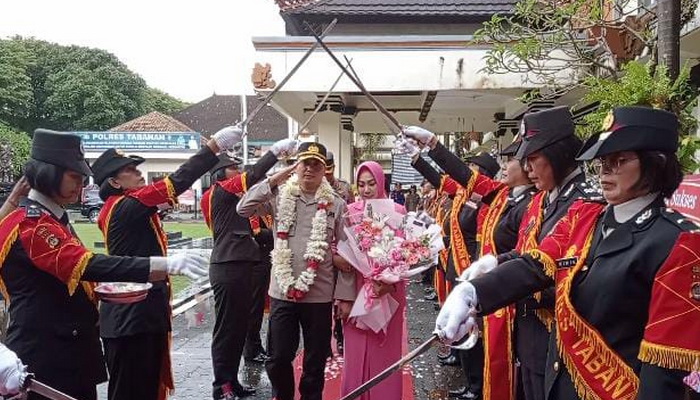 Leo Dedy Defretes Jabat Kapolres Tabanan Gantikan Ranefli Dian Candra