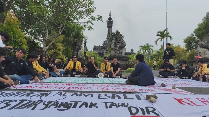 Ladeni Debat Aliansi BEM se-Bali Dewata Dwipa, Koster Jawab Lugas Isu Sampah hingga Alih Fungsi Lahan