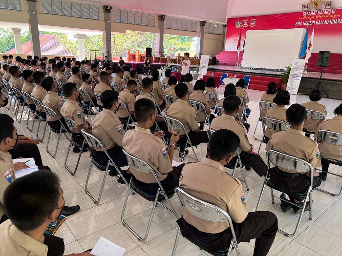 Literasi keuangan Fin E sma smk bali mandara