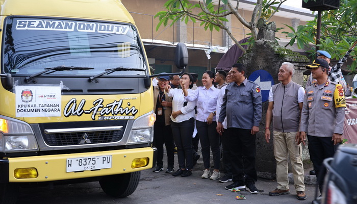 KPU Tabanan Kerahkan 20 Armada Distribusikan Logistik