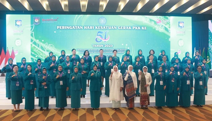 Bersama Ibu Negara Iriana Jokowi, Putri Koster Hadiri HKG PKK Ke-51 Tahun di Medan