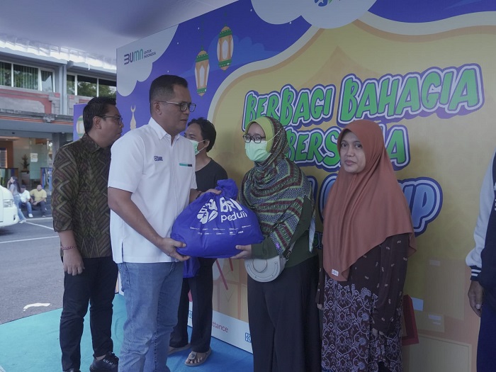 Sambut Ramadan 1445 H, BRI Regional Office Denpasar Salurkan 1625 Paket Sembako bagi Masyarakat Sekitar