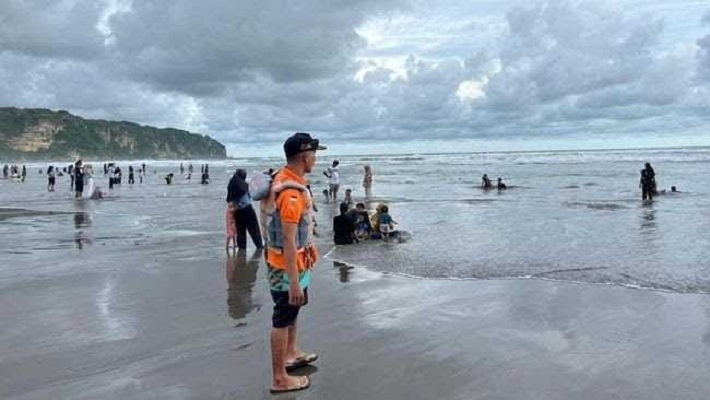 Lima Wisatawan Digulung Ombak di Pantai Parangtritis, Dua Orang Meninggal Dunia