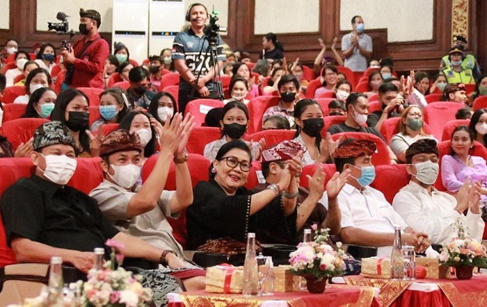 Dekranasda Bali Ajak Desainer Rancang Kebaya Berestetika Berpegang Pakem