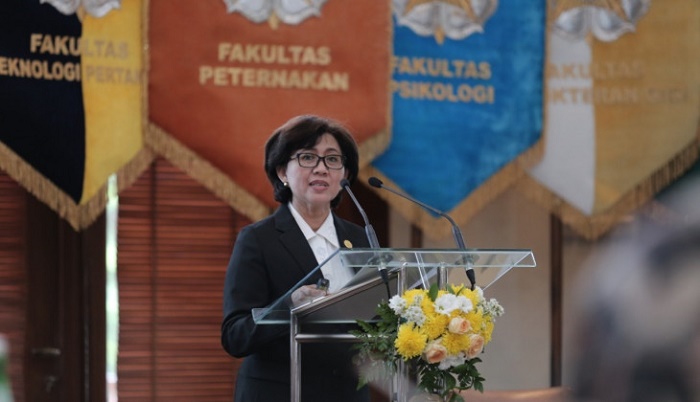 Kalahkan Dua Guru Besar Teknik, Prof. dr. Ova Emilia Rektor UGM Terpilih