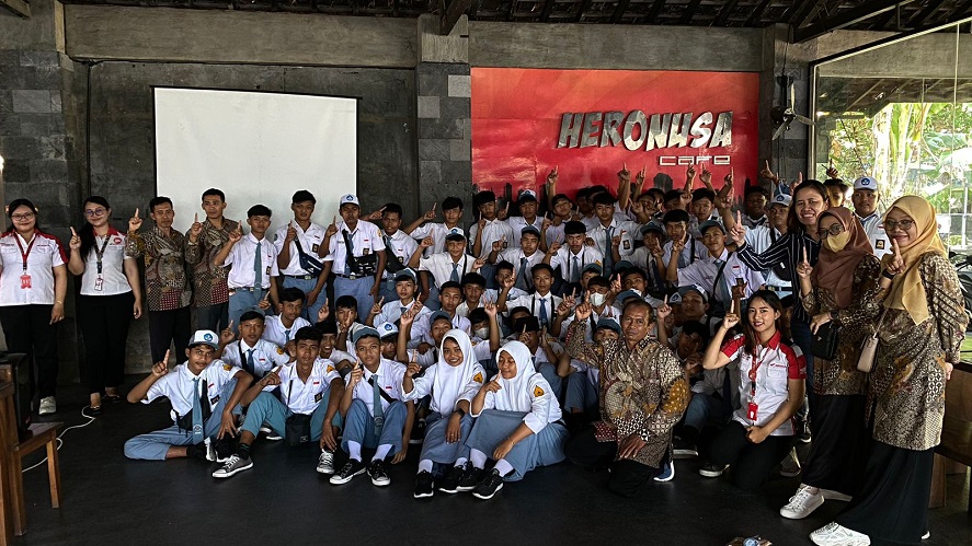 SMK As Syarif Toroh Grobogan kunjungi dealer heronusa tuban 2