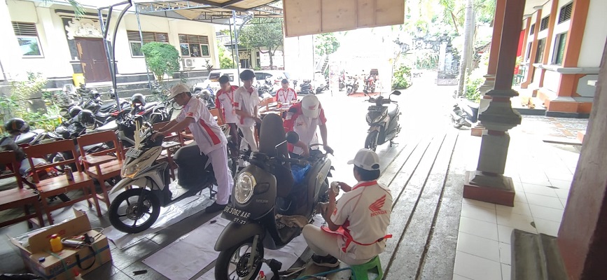 Edukasi Safety Riding Pelajar SMKN 1 Manggis, Kampanyekan Semangat Cari_Aman