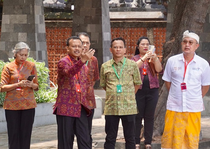 Sekda Dewa Indra Pantau Pemberlakuan ‘Tourist Levy’ saat Kedatangan Kapal Pesiar di Bali