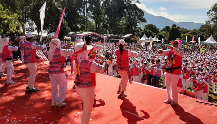 IKA SMANSa Makasar Gelar Reuni Akbar di Kebun Raya Bali